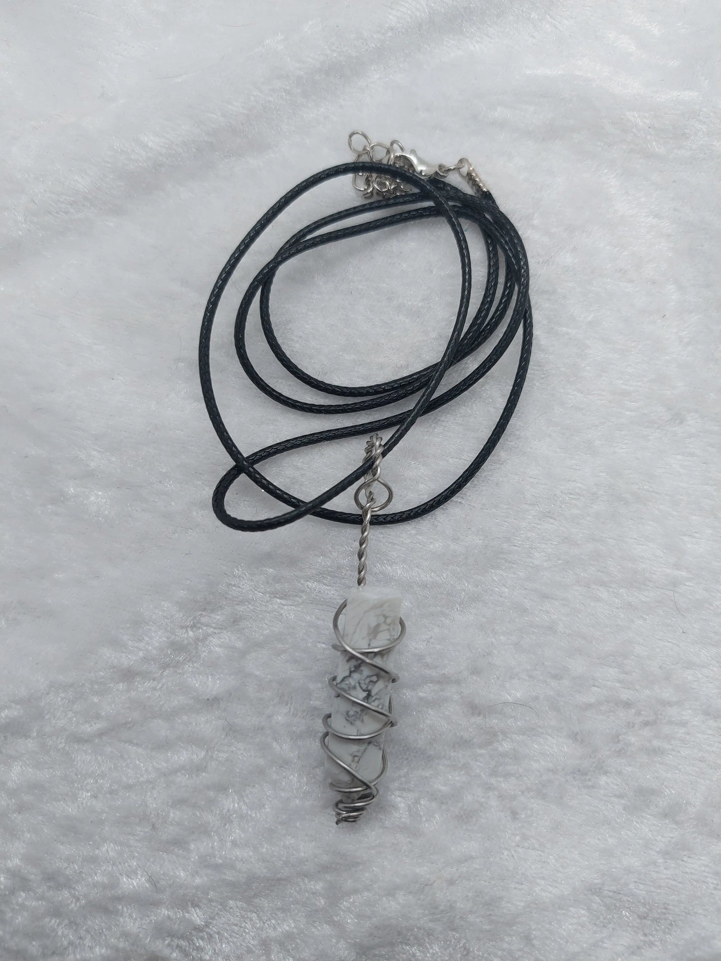 Kiwi Jasper Wire Wrapped Necklace - 1118Markets