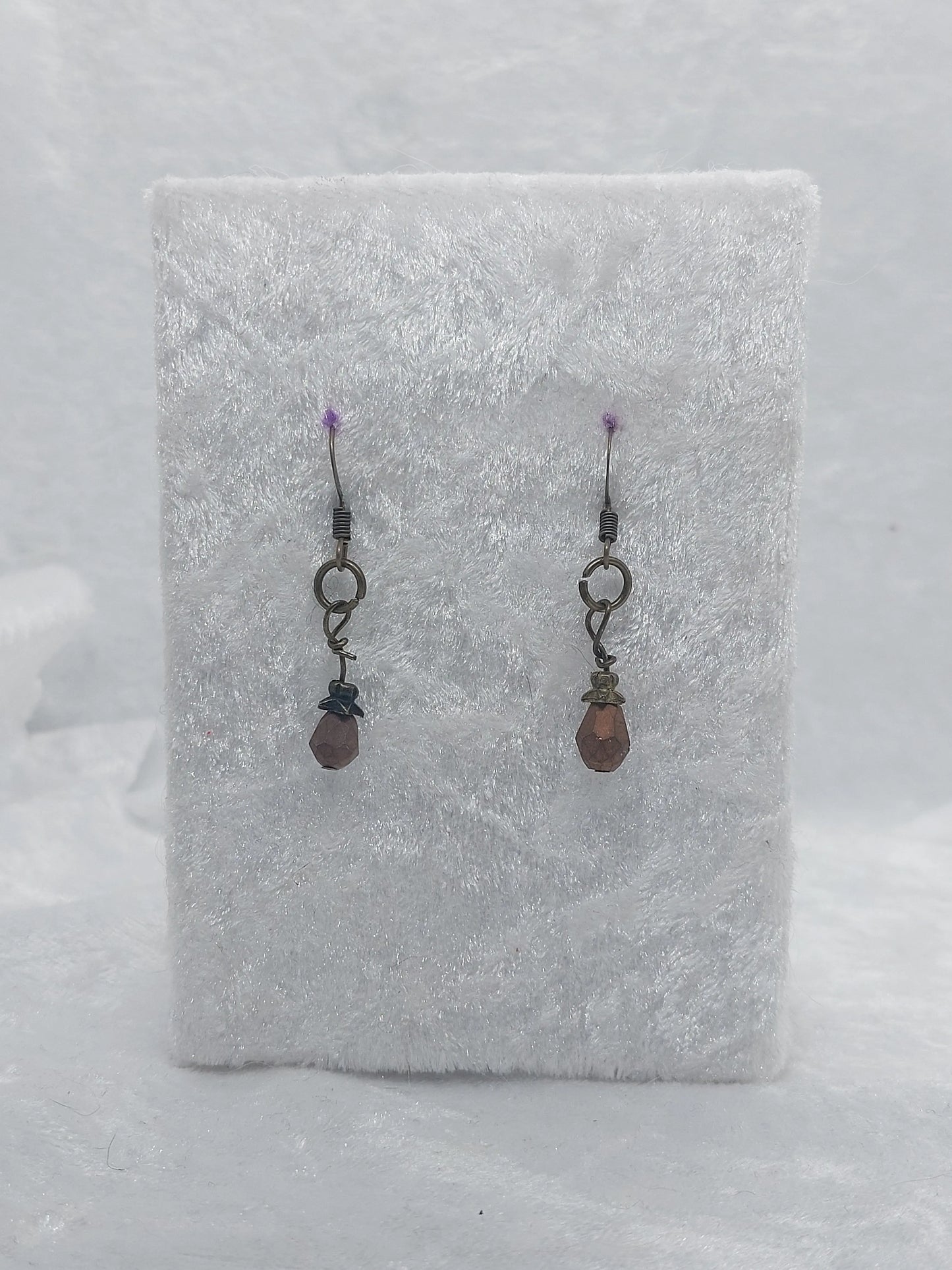 Brown teardrop wired 1118Markets