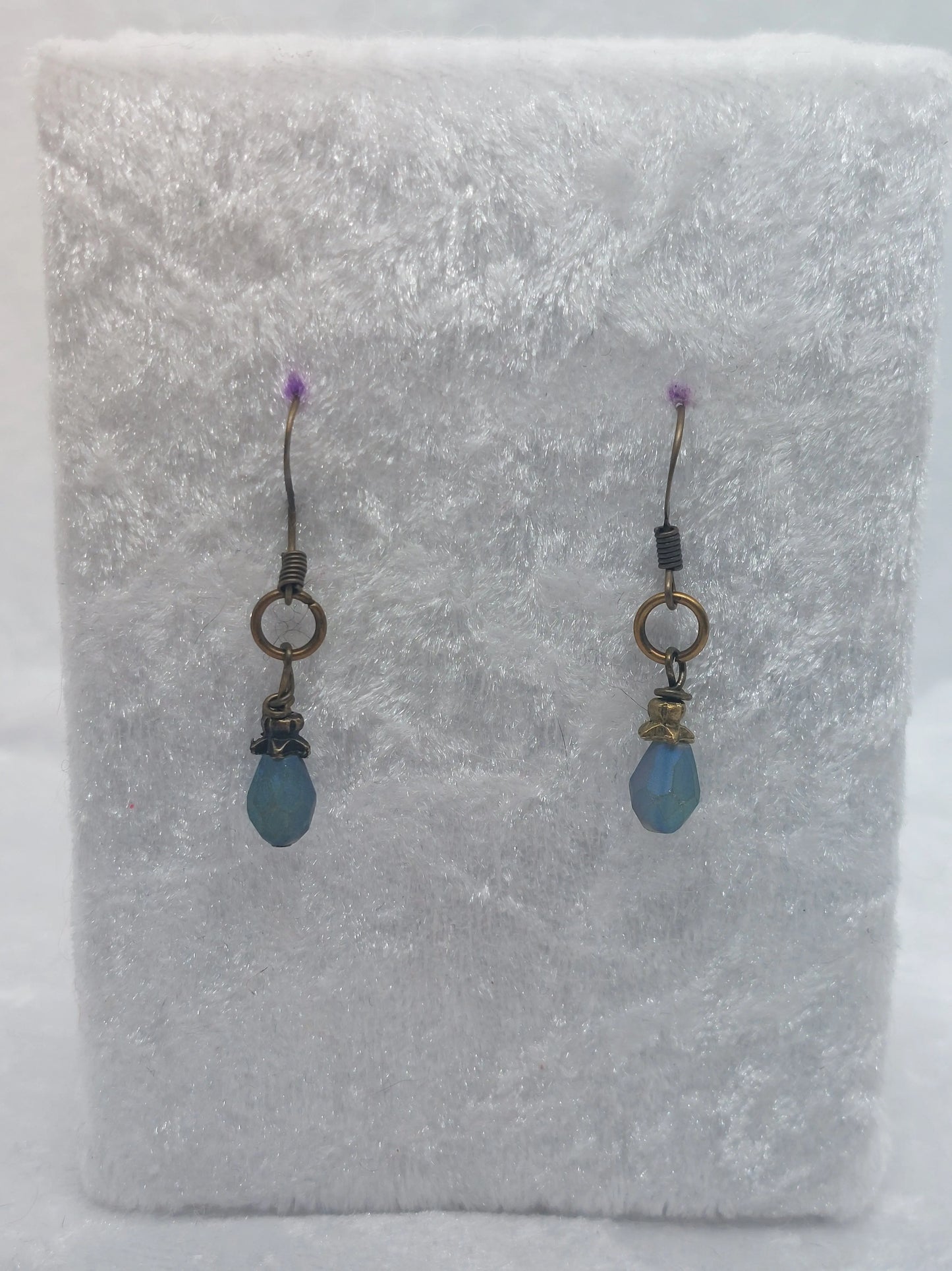 Blue teardrop wired 1118Markets