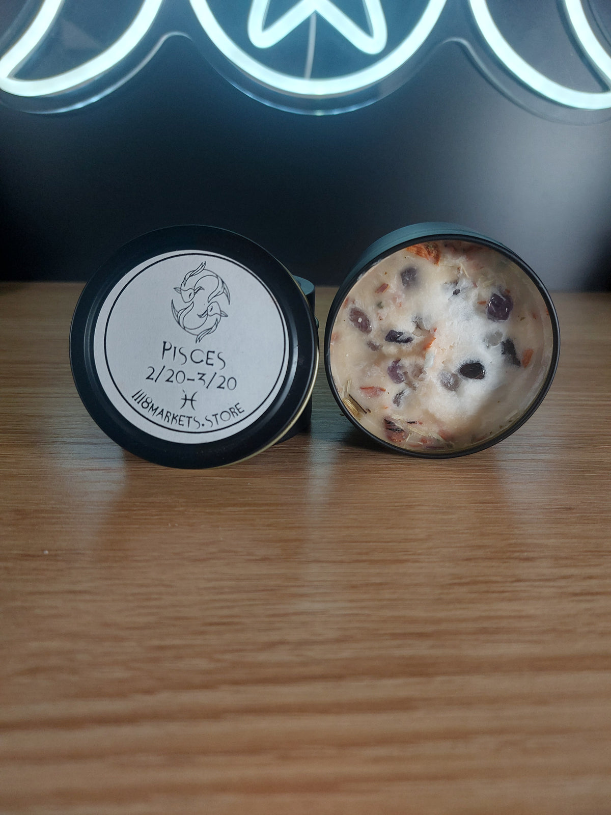 Small Pisces Crystals & Herbs Candle