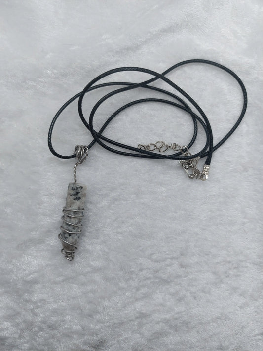 Howlite Wire Wrapped Necklace - 1118Markets