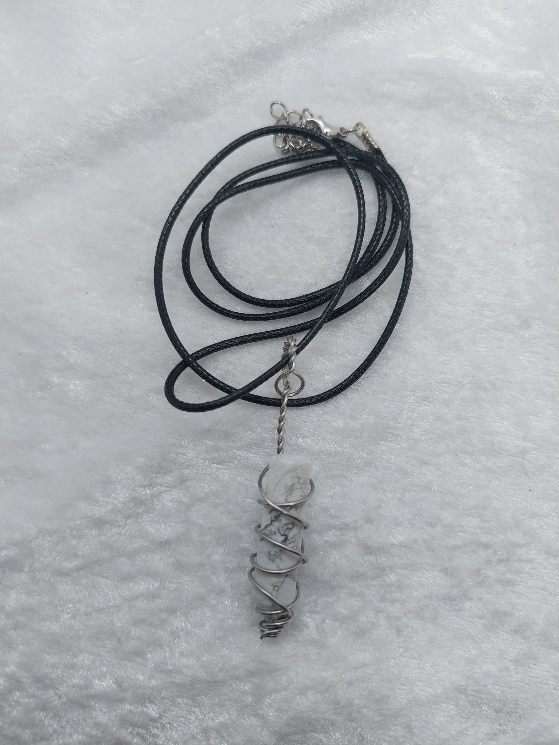 Kiwi Jasper Wire Wrapped Necklace - 1118Markets