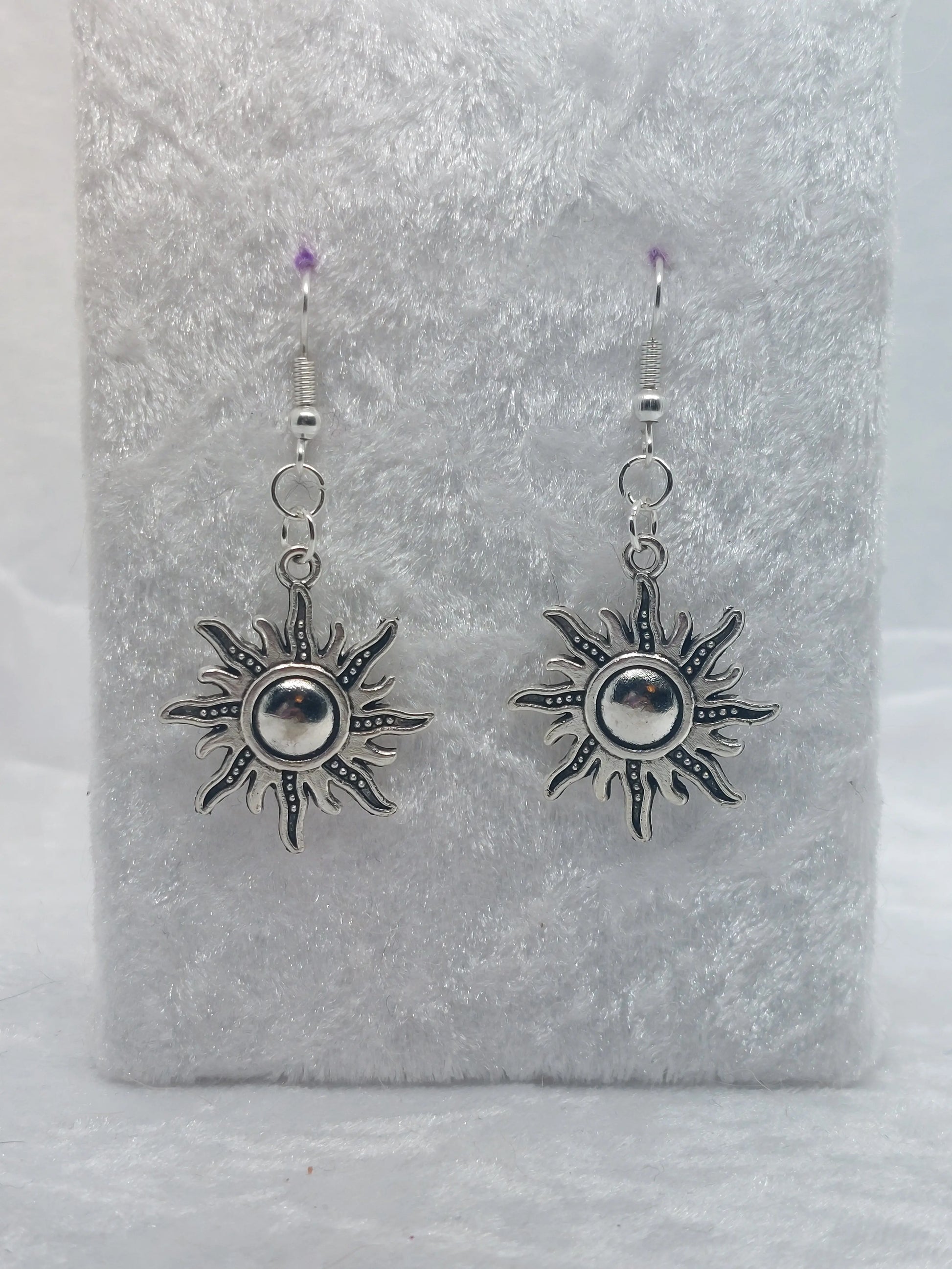 Dark silver sunbeam 1118Markets