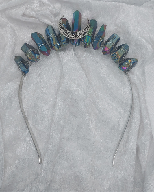 Metallic rainbow treated quartz crown