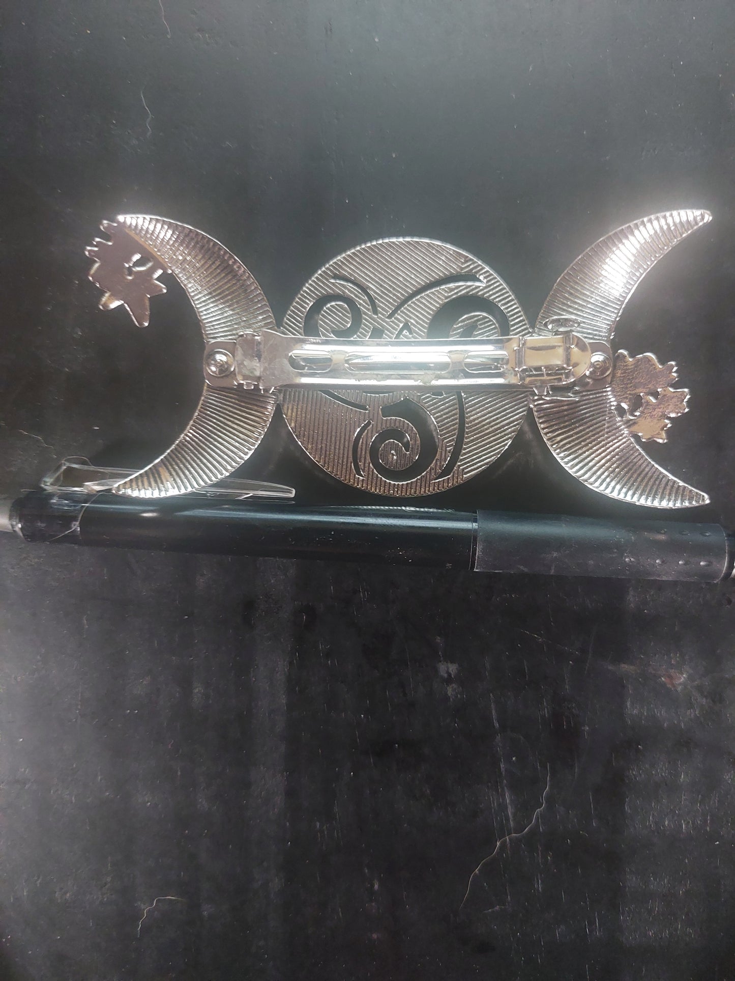 Metal Triple Moon with Teiscal Barrette